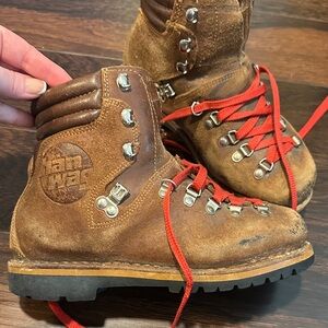 Hanwag Women's Brown Winter Boots with Red Laces are hard to find.